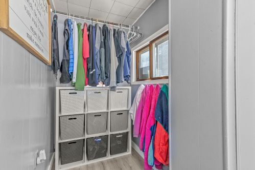 3901 86, Milwaukee WI 53222-2833 exterior