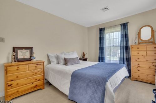 234 Old York Rd, Bridgewater NJ 08807-2686 exterior