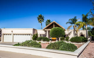 1002 Country Gables Dr, Phoenix AZ  85053-4507 exterior