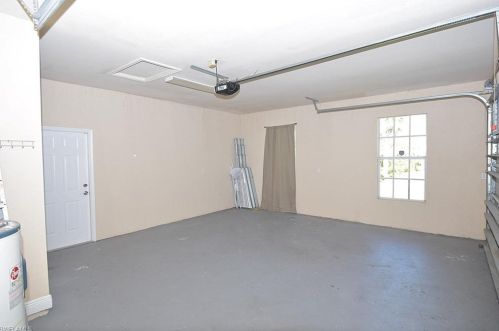 2820 18 Ave, Naples FL 34120-5609 exterior