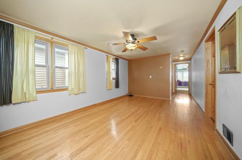 6129 Mcvicker Ave, Chicago IL 60638-4325 exterior