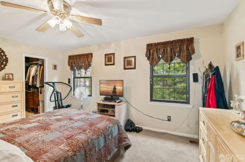 46 Woodfern St, Edison NJ 08820-1443 exterior