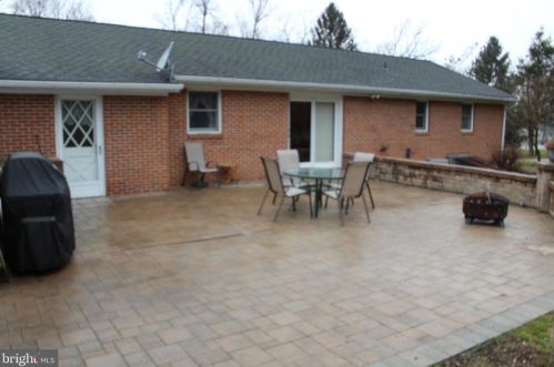 1037 Bollinger Rd, Littlestown PA 17340-9602 exterior