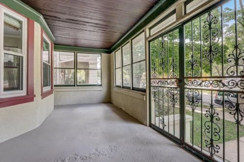 2109 Kenwood Blvd, Milwaukee WI  53211-3311 exterior