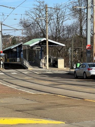 1524 Beechview Ave, Pittsburgh PA 15216-3335 exterior