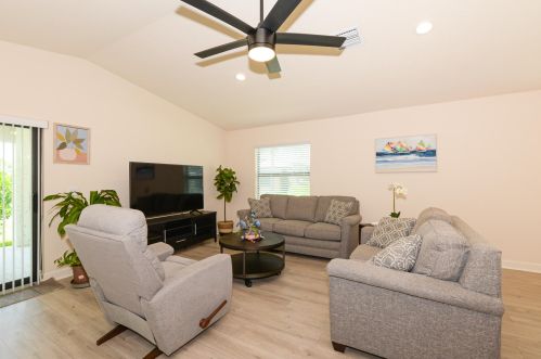 2 Tosca, Fort Pierce FL 34951-2819 exterior