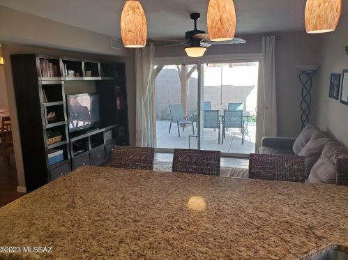 9950 Outlaw Trl, Tucson AZ  85742-8852 exterior