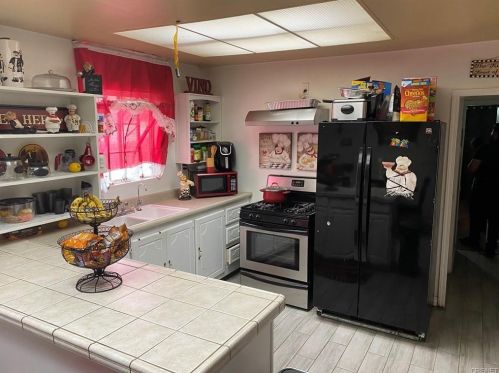 37 Garden Dr, Bakersfield CA 93307-5255 exterior