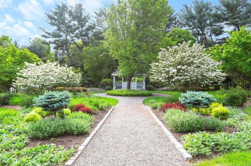 138 Lansdowne, Westport CT  06880-5650 exterior