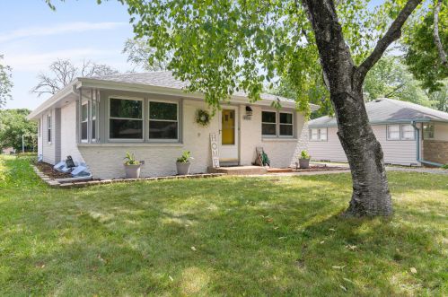 4564 101st St, Milwaukee, WI 53225-4613