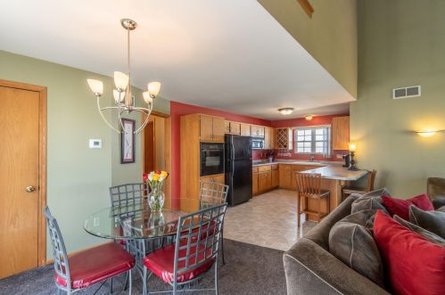 1734 22 St, Milwaukee WI 53215-4407 exterior