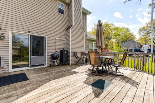 8520 Acorn Path, Bull Valley IL 60097-8866 exterior