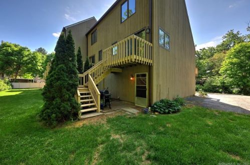 29 Moss Ave, Seymour CT 06483-3542 exterior