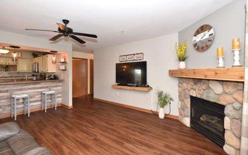 4967 Maple Leaf Cir, Milwaukee WI 53220-2780 exterior