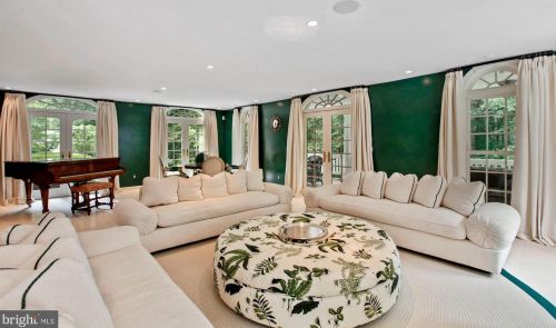 11013 Cripplegate Rd, Rockville MD 20854-1630 exterior