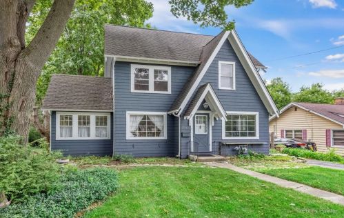 277 Woodstock St, Bull Valley, IL 60014-4248