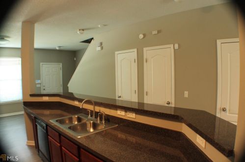 2039 Bayrose Cir, Atlanta GA 30344-8201 exterior