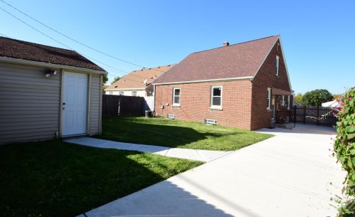 4627 Morgan Ave, Milwaukee WI  53220-1518 exterior