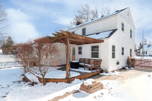 2151 Academy Dr, Grand Rapids MI 49503-3901 exterior