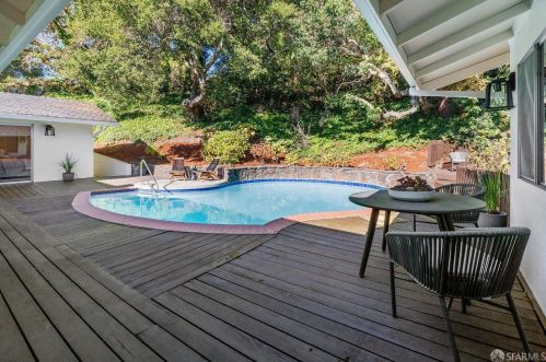 1306 Murchison Dr, Millbrae CA 94030-3026 exterior