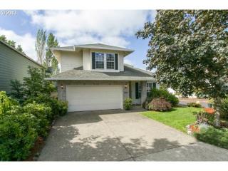 8894 Waverly Dr, Portland, OR 97224-5441