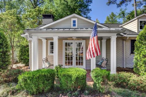 525 Dogwood Valley Dr, Atlanta, GA 30342-2003