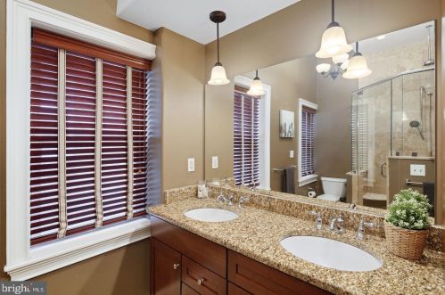 716 Marvine St, Philadelphia PA 19147-1913 exterior