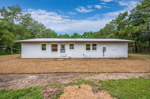 409 19th St, Defuniak Springs FL  32435-2147 exterior