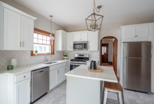 146 Travis St, Grand Rapids MI 49505-4638 exterior