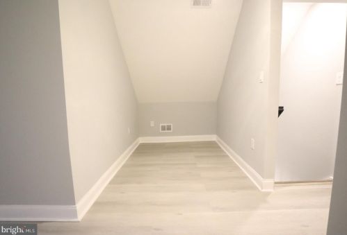 9314 Academy Rd, Philadelphia PA  19114-3523 exterior