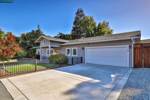 3782 Hitchcock Rd, Concord, CA 94518-1716