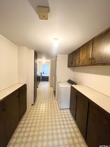 2137 Lorita Way, Sandy UT 84093-6489 exterior