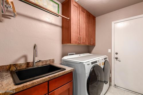 1709 Cathedral Rock Dr, Phoenix AZ 85048-8909 exterior