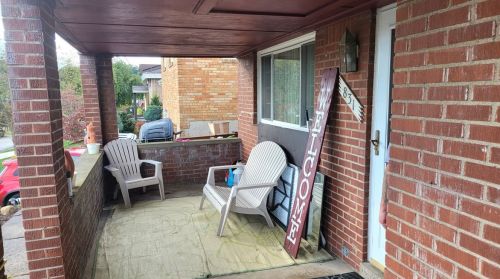 831 Londonderry Dr, Pittsburgh, PA 15234-2522