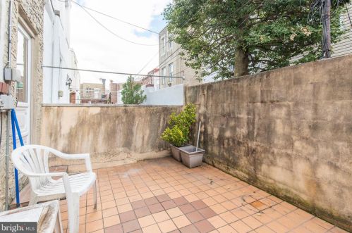 1323 Clarion St, Philadelphia PA 19148-2917 exterior