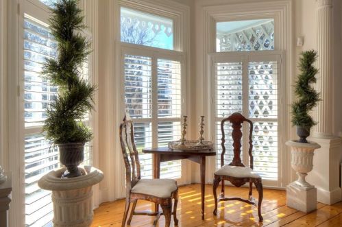 437 Bellevue Ave, Middletown RI 02840-4115 exterior