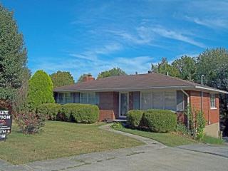 1030 Gainesway Dr, Lexington, KY 40517-2714