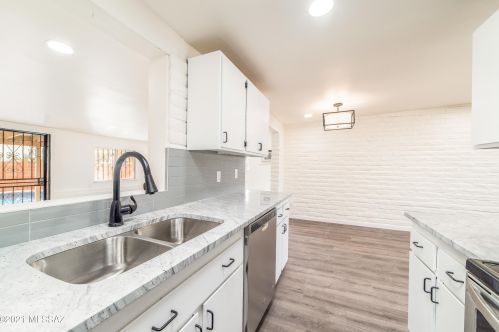 4122 Azalea St, Tucson AZ 85741-1031 exterior