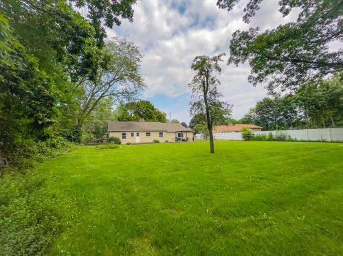 3129 Fleetwood Dr, Kalamazoo MI  49024-5606 exterior