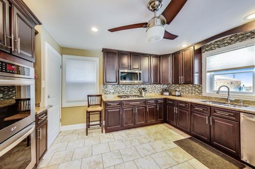 9300 Hamilton Ave, Chicago IL 60643-6311 exterior