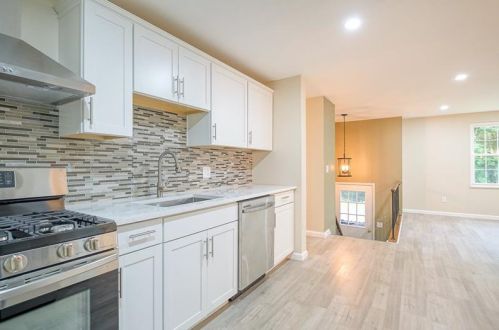 134 Crestwood Dr, Pittsburgh PA  15209-1008 exterior