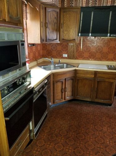 8205 Elizabeth St, Chicago IL 60827-5808 exterior