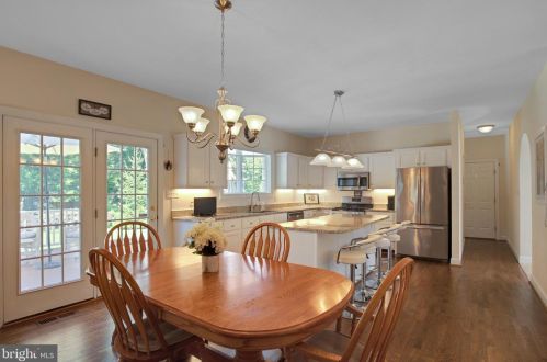 300 Ardmore Ave, Ardmore PA 19003-1012 exterior