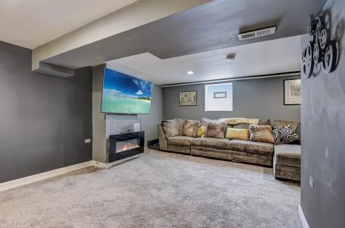 712 7 Ave, Broadview IL 60153-2022 exterior