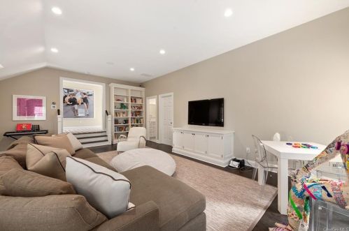 5 Dellwood Farm Way, Armonk NY 10504-1249 exterior