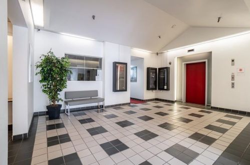 5850 Centre Ave, Pittsburgh PA 15206-3780 exterior