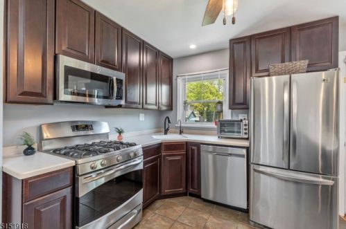 2 Lenhome Dr, Cranford NJ 07016-2954 exterior