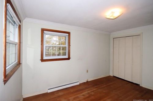 1 Angel Pl, North Haven CT 06473-2402 exterior