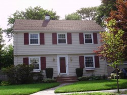 194 Winchester St, Newton, MA 02461-2050