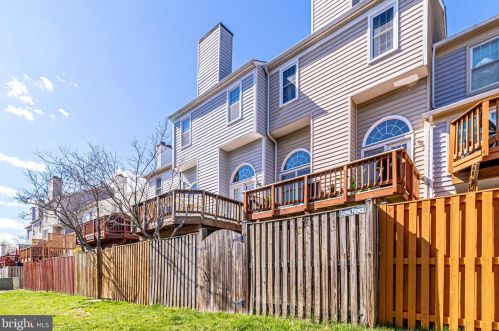 7041 Chesley Search Way, Alexandria VA 22315-4754 exterior